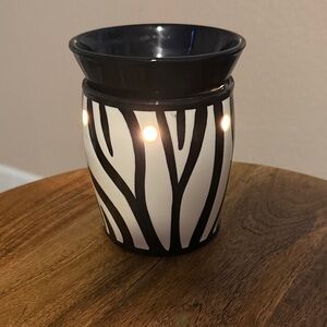 Scentsy Zebra Stripe Wax Warmer